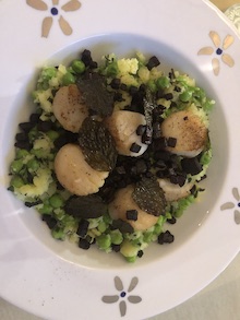 Kammusslor och blodpudding är en supergod kombo.