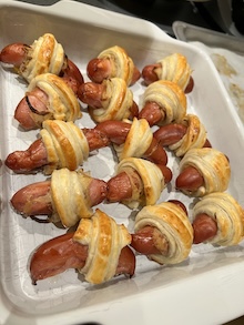 Pigs in blanket är en typiskt amerikansk aptitretare, inlindade små prinskorvar i ett täcke av smördeg.